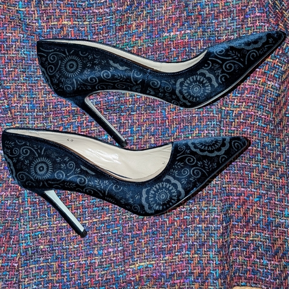 RON WHITE Black Embroidery High Heels size 40 NWT - Picture 1 of 4